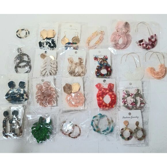 22 Pair Acrylic Assorted Earrings - Picture 1 of 16